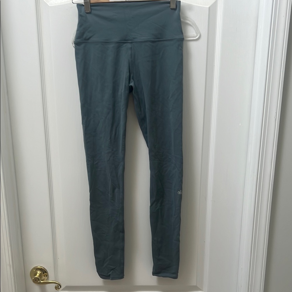 Alo High Rise Leggings with vented back panel